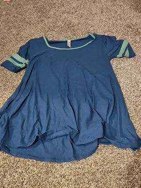 LuLaRoe Perfect T